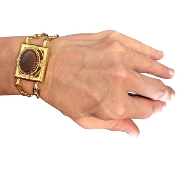 Unsigned Vintage Gold Chain Link Carnelian Stone Bracelet - Picture 4 of 7